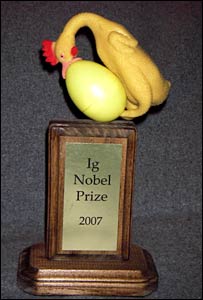 2007 Ig Nobel Ödülü: Tavuk mu yumurtadan çıkar, yumurta mı tavuktan?