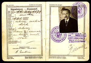 Albert Einstein'ın pasaportu. Kendisi üniversite yıllarındayken Alman vatandaşlığından çıkarak İsviçre nüfusuna dahil olmuştu. Kaynak: http://archiv.ethlife.ethz.ch
