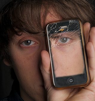 CEP TELEFONU BAĞIMLISI MISINIZ?