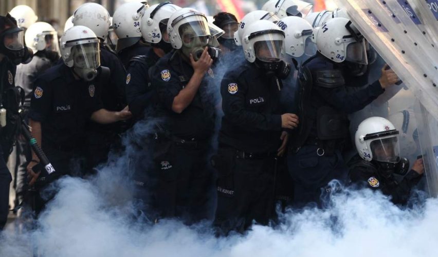 OTORİTEYE İTAAT VE ÖTEKİLEŞTİRME