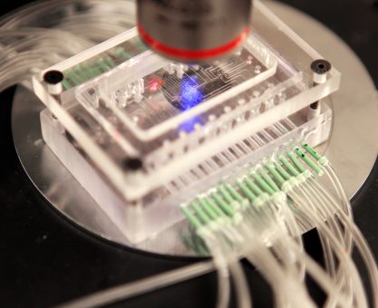 Purdue Üniversitesi araştırmacılarını geliştirdiği minyatür laboratuvar.