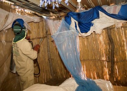 Mozambik'te ilâçla sıtma mücadelesi (Kaynak: Flickr / Gates Vakfı)