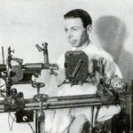 Royal Raymond Rife, kanseri tedavi ettiğini iddia ettiği makinesiyle