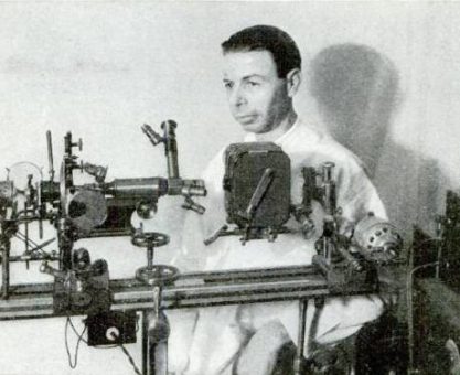 Royal Raymond Rife, kanseri tedavi ettiğini iddia ettiği makinesiyle