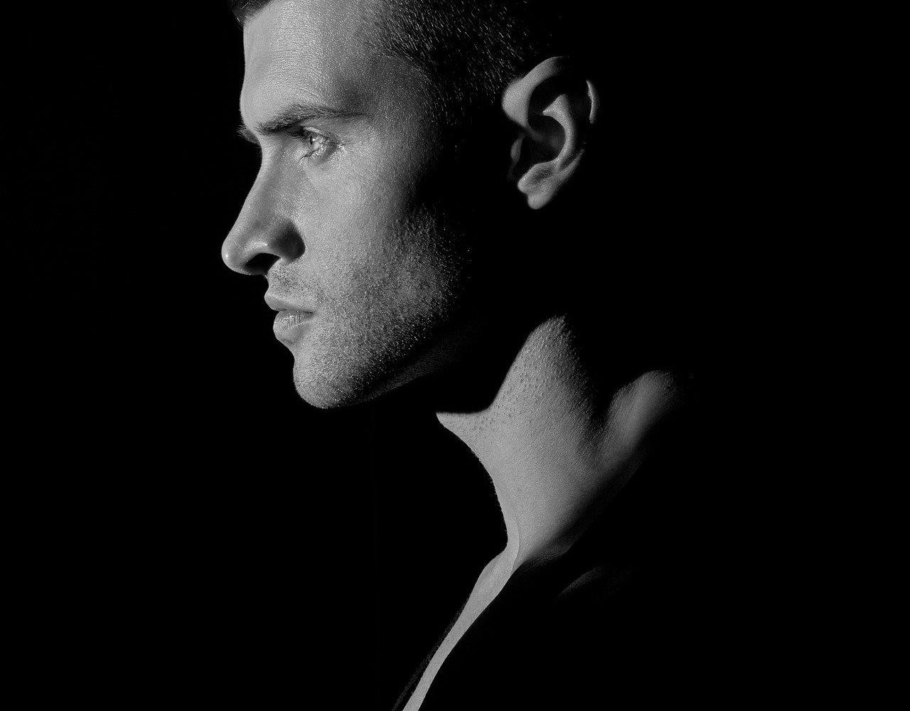 A great thing made of gold. Down the hill I saw it.