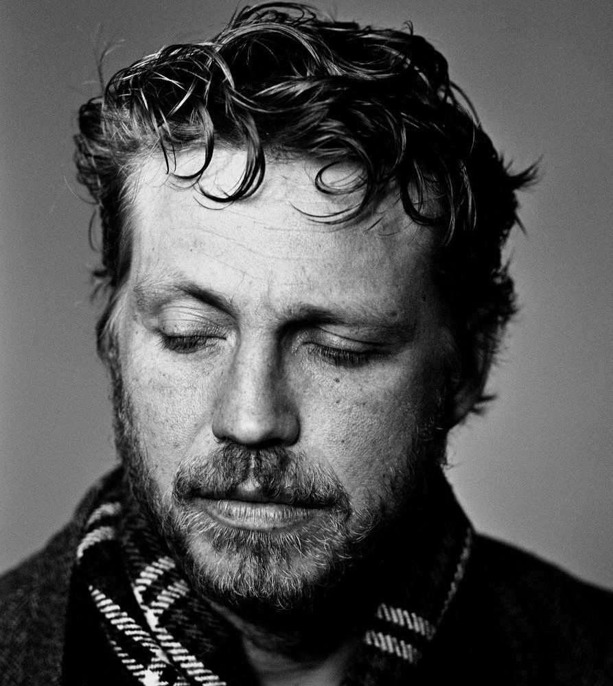 Can you catch the expression of the whale?